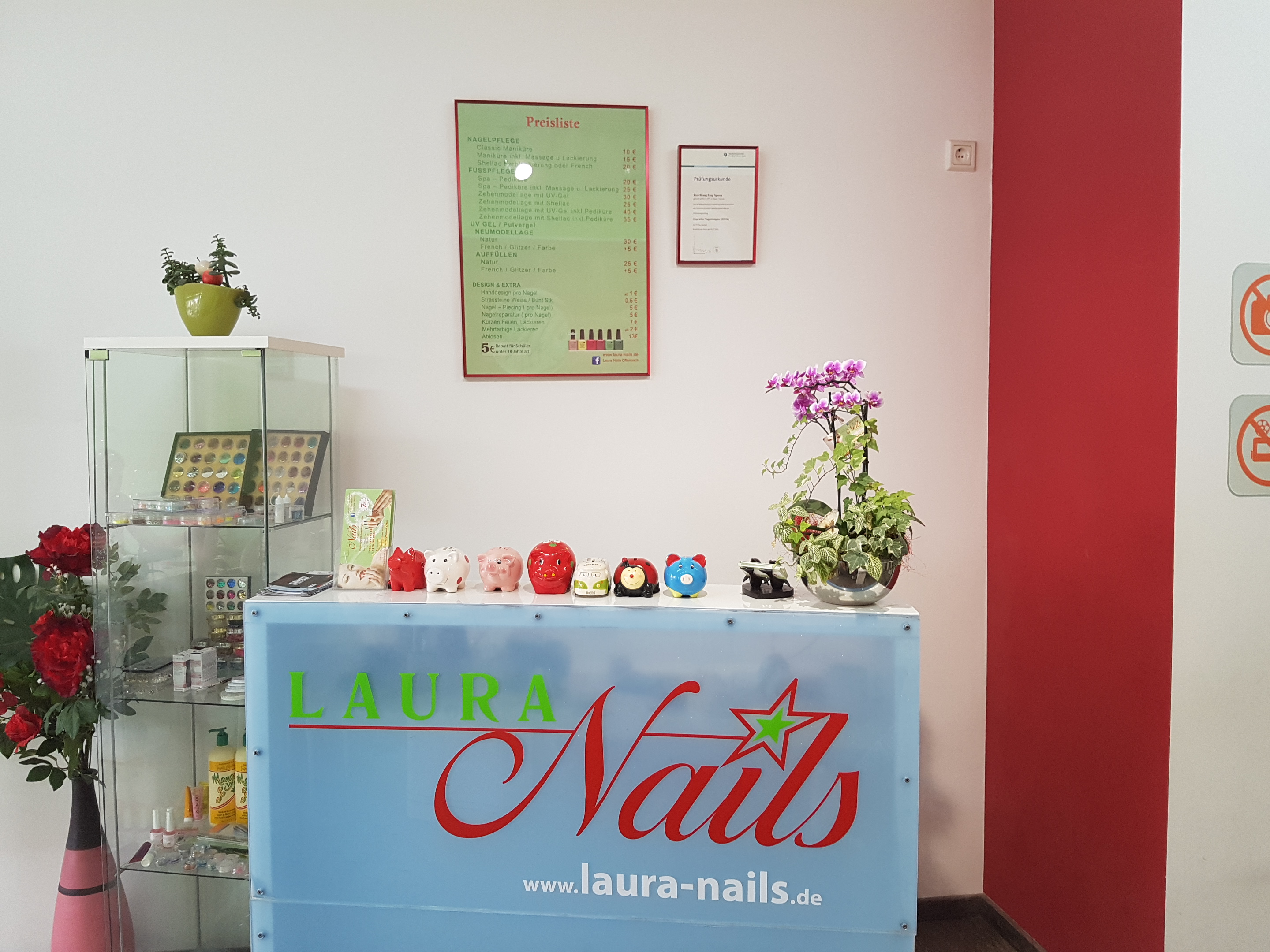 Fingernägel und Nageldesign